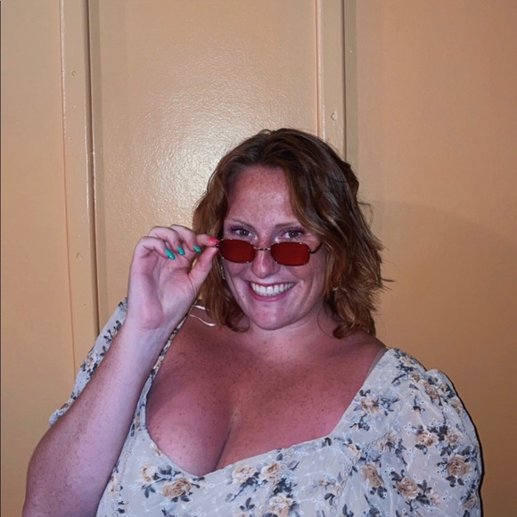 Meet your Posher, Molli - Picture 1 of 1